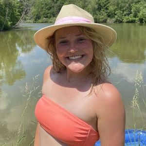 Meet your Posher, Izzy